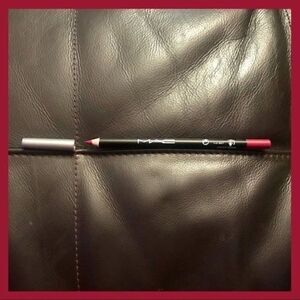 M.A.C. Eye/Lipliner Aloe Vera & Vitamin E